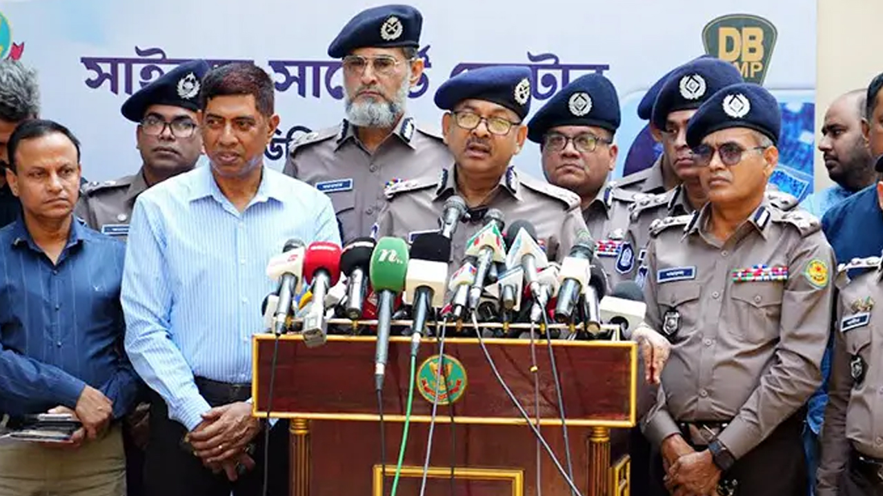 পুলিশের ওপর হামলা নিয়ে ডিএমপি কমিশনারের হুঁশিয়ারি