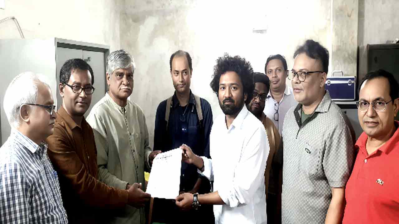 সিপিবি থেকে মনোনয়নপত্র কিনলেন জুলাইযোদ্ধা রাশেদ খান