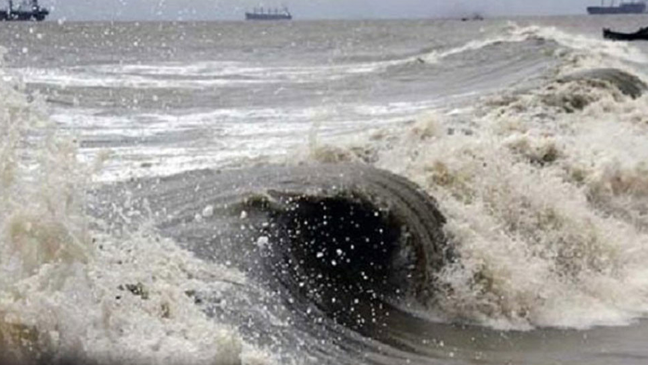 বঙ্গোপসাগরে নিম্নচাপ, বন্দরে সংকেত