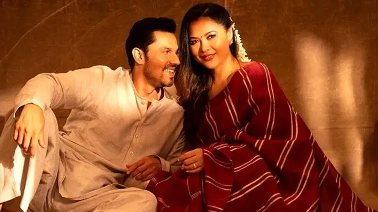 দ্বিতীয় বিবাহবার্ষিকীতে সুখবর দিলেন রণদীপ-লিন দম্পতি