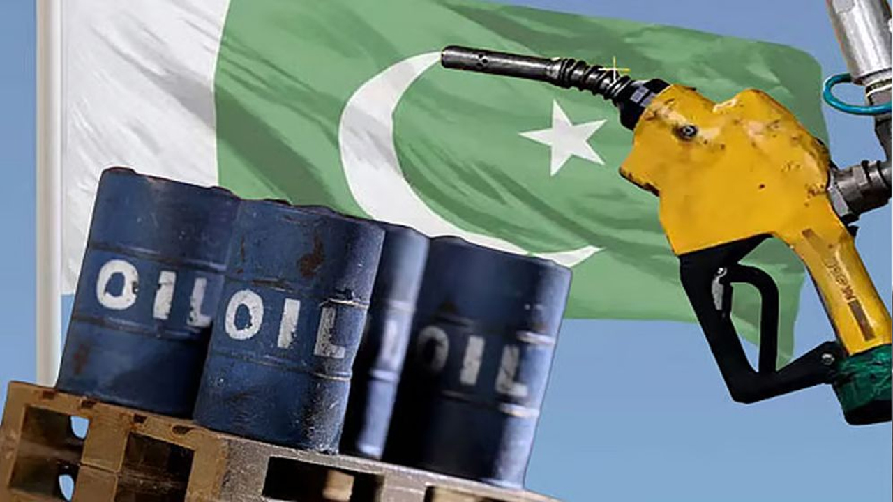 ভোক্তা পর্যায়ে পেট্রোল-ডিজেলের দাম কমালো পাকিস্তান