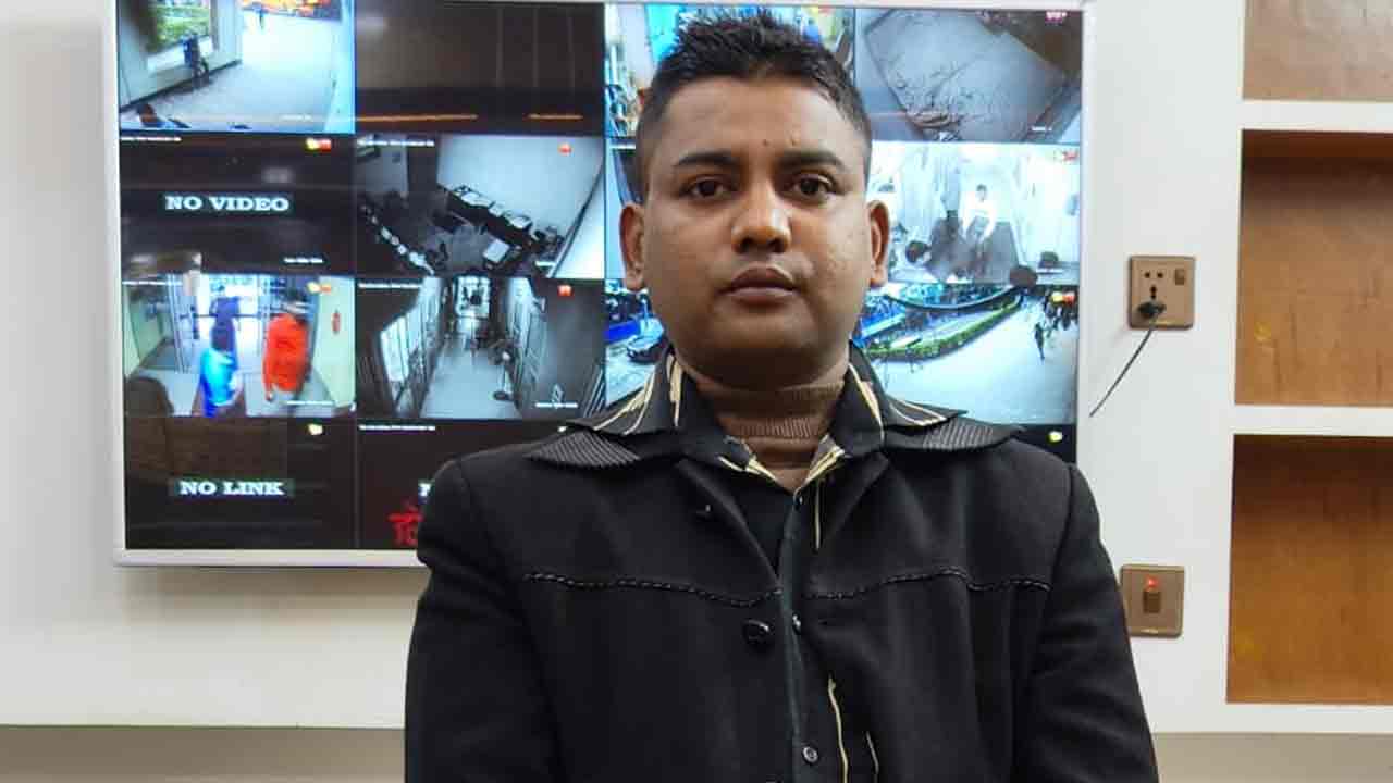 চাঁপাইনবাবগঞ্জে আমেরিকার তৈরি পিস্তলসহ একজন আটক