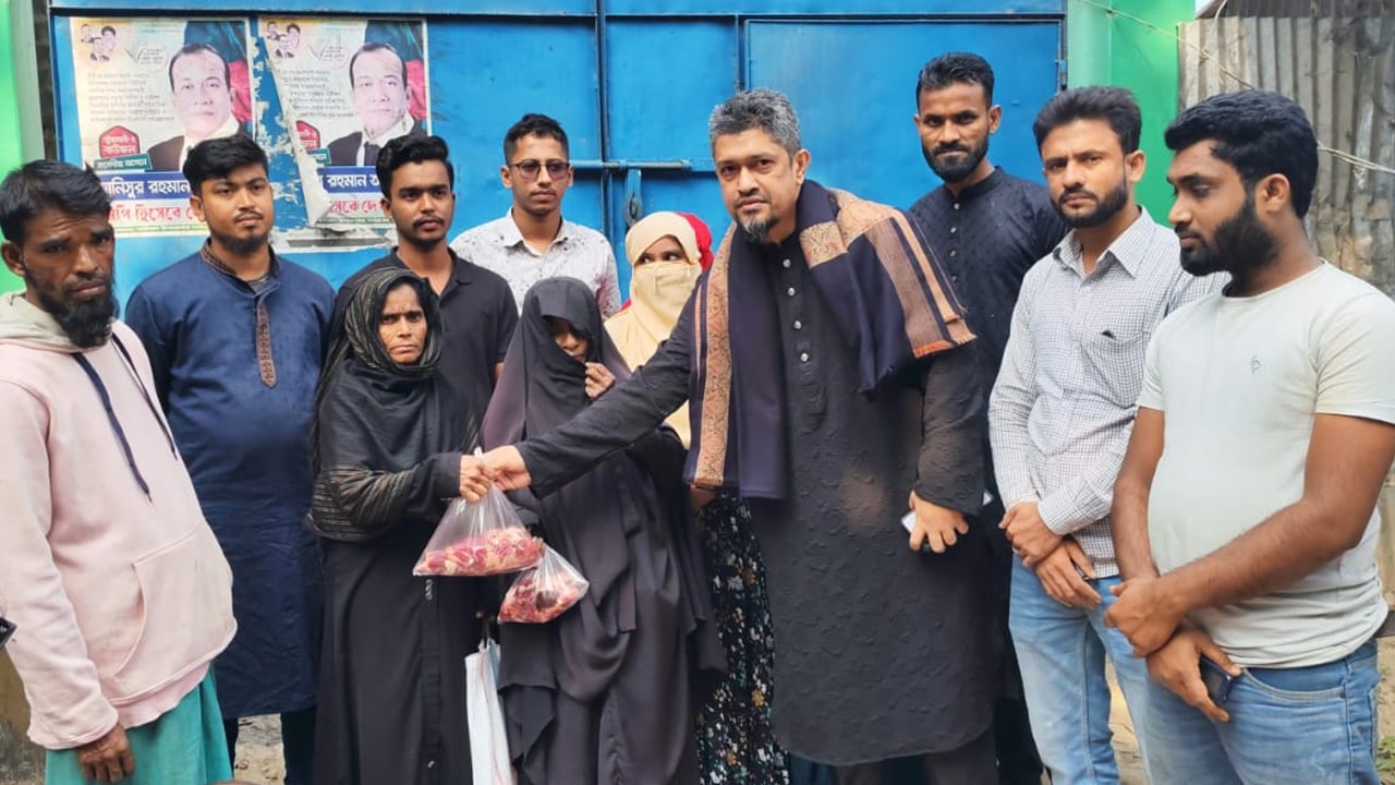 খালেদা জিয়ার সুস্থতা কামনায় পটুয়াখালীতে দুস্থদের মাঝে মাংস বিতরণ