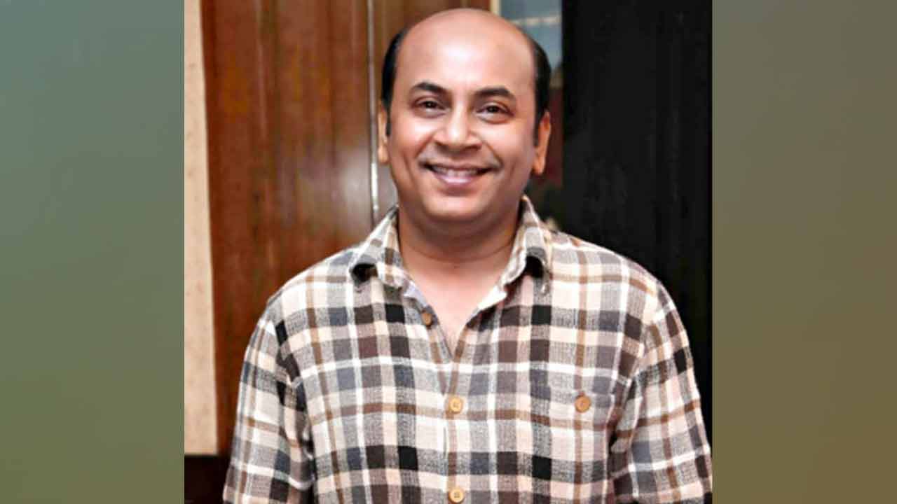 বাস দুর্ঘটনার শিকার অভিনেতা অনির্বাণ