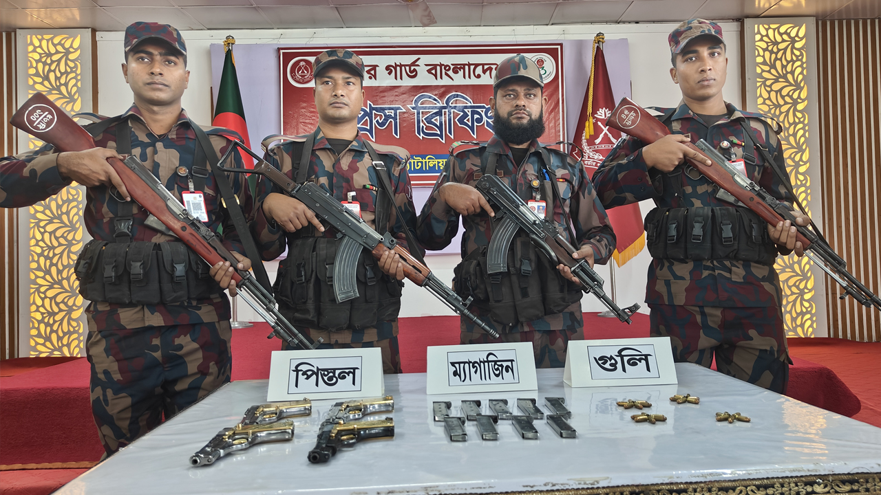 চাঁপাইনবাবগঞ্জ সীমান্তে বিদেশি অস্ত্রের চালান জব্দ&nbsp;