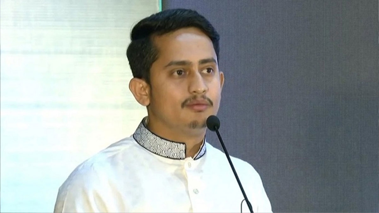 পঞ্চগড়-১ আসনে মনোনয়নপত্র কিনলেন সারজিস আলম