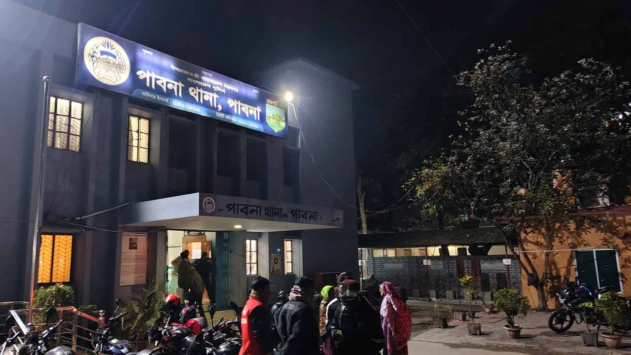 পাবনায় ওয়াজ মাহফিলে ছুরিকাঘাতে যুবক হত্যা