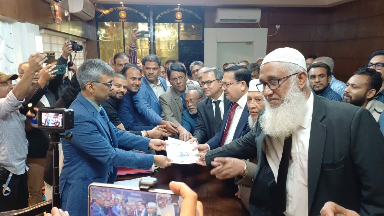 পাবনা-৫ আসনে বিএনপির মনোনয়ন ফরম তুললেন শিমুল বিশ্বাস