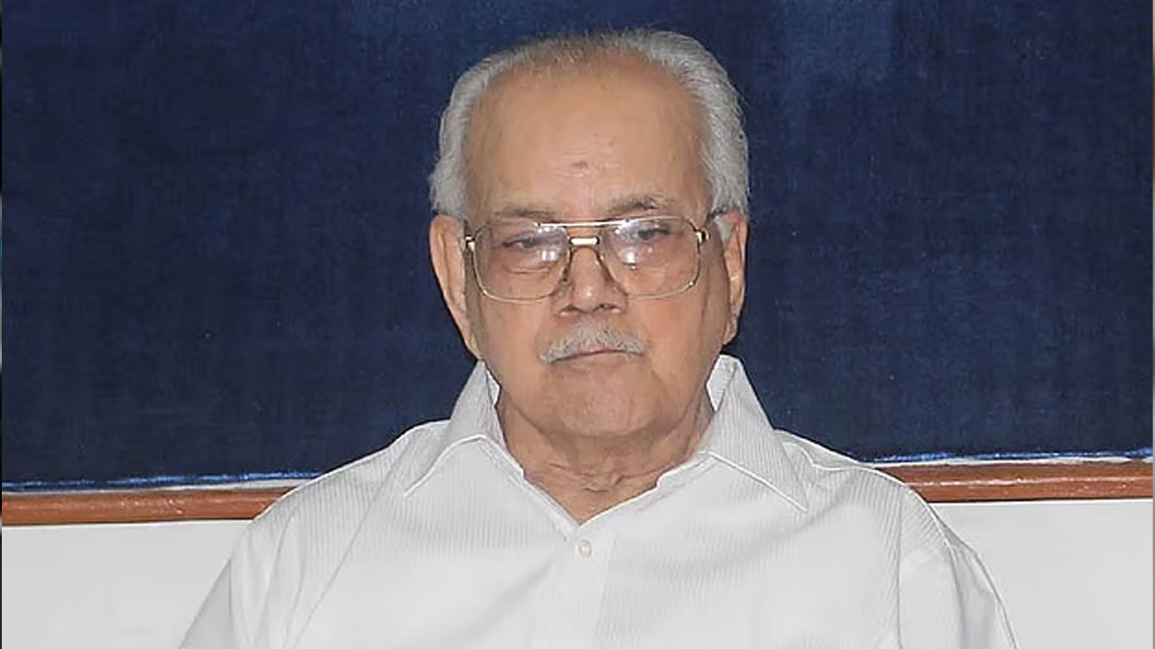 চলে গেলেন মুক্তিযুদ্ধের অন্যতম প্রধান বীর সেনানী এ কে খন্দকার