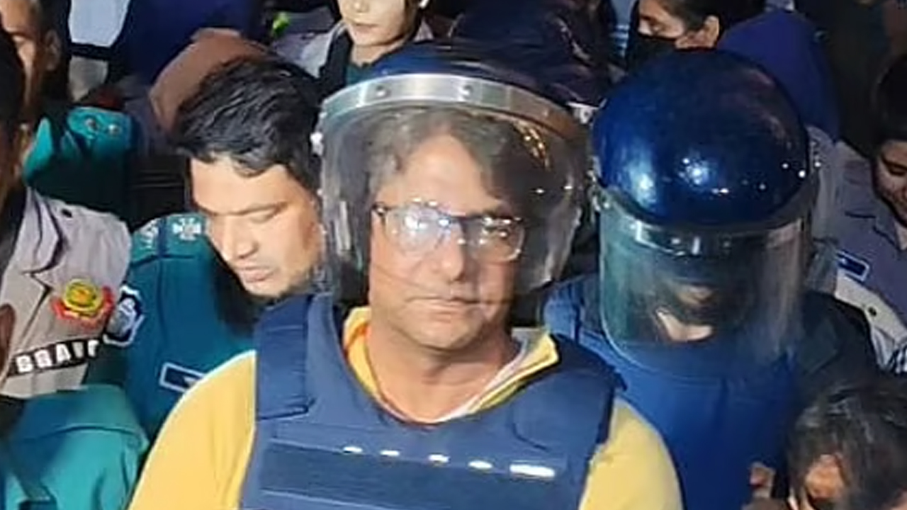 রিমান্ড শেষে কারাগারে সাংবাদিক আনিস আলমগীর