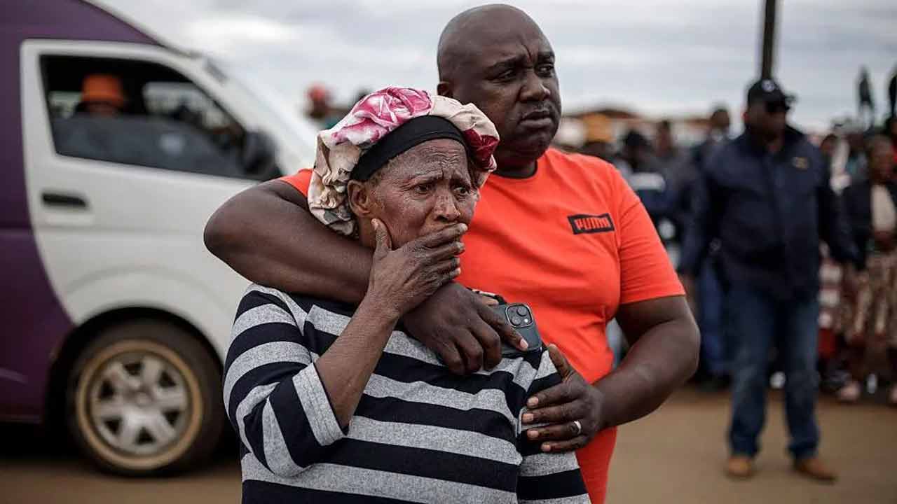 দক্ষিণ আফ্রিকায় ট্যাভার্নে গুলিতে নিহত ৯ &nbsp;