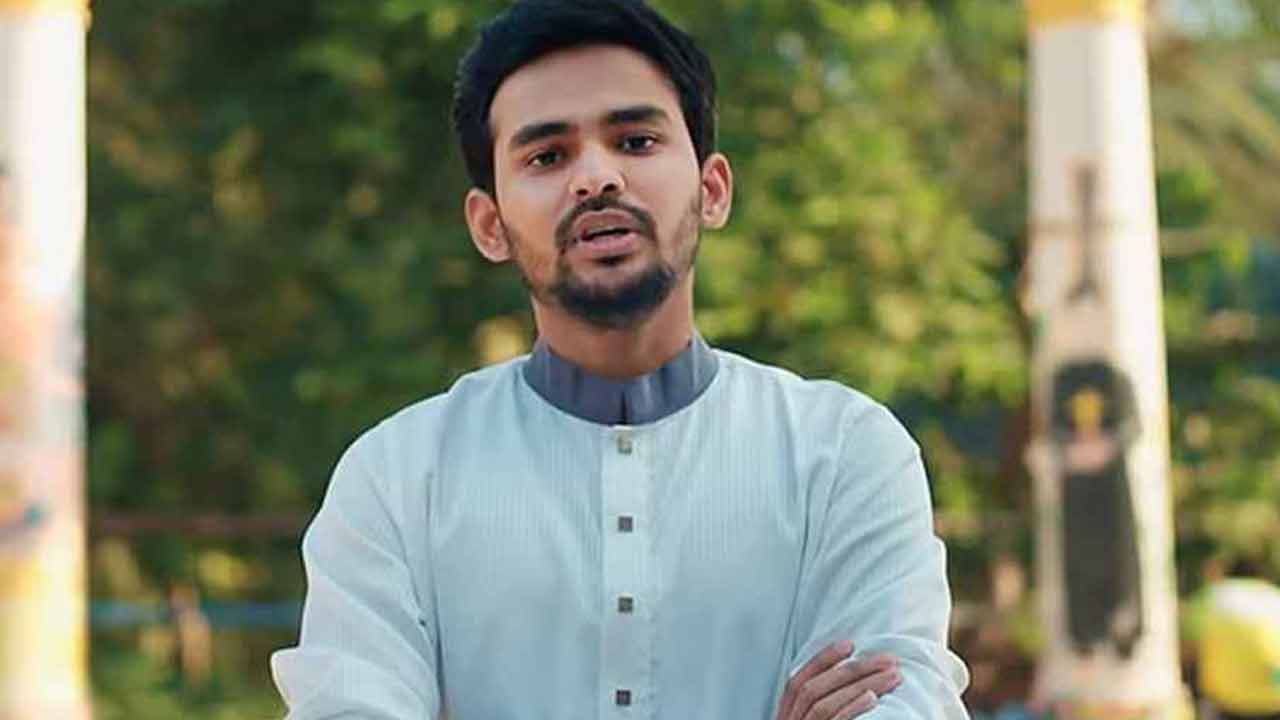 ঢাকা-১০ আসনে মনোনয়ন ফরম সংগ্রহ করলেন আসিফ মাহমুদ