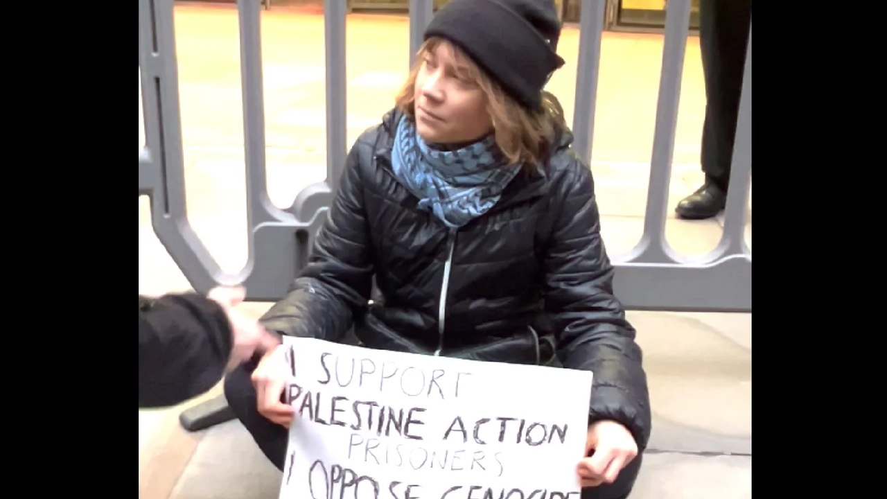 যুক্তরাজ্যে ফিলিস্তিনপন্থি বিক্ষোভে গ্রেটা থুনবার্গ গ্রেপ্তার