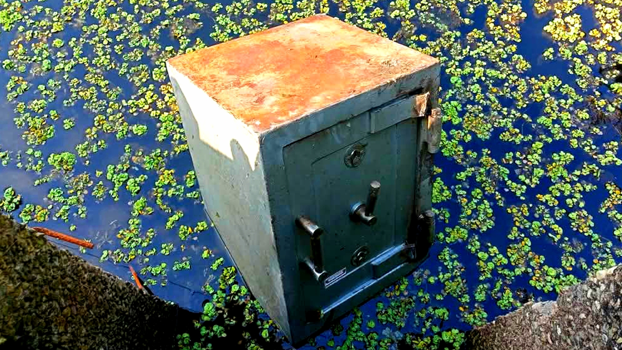 পুকুরে মিলল ব্যাংকের চুরি হওয়া ভল্ট