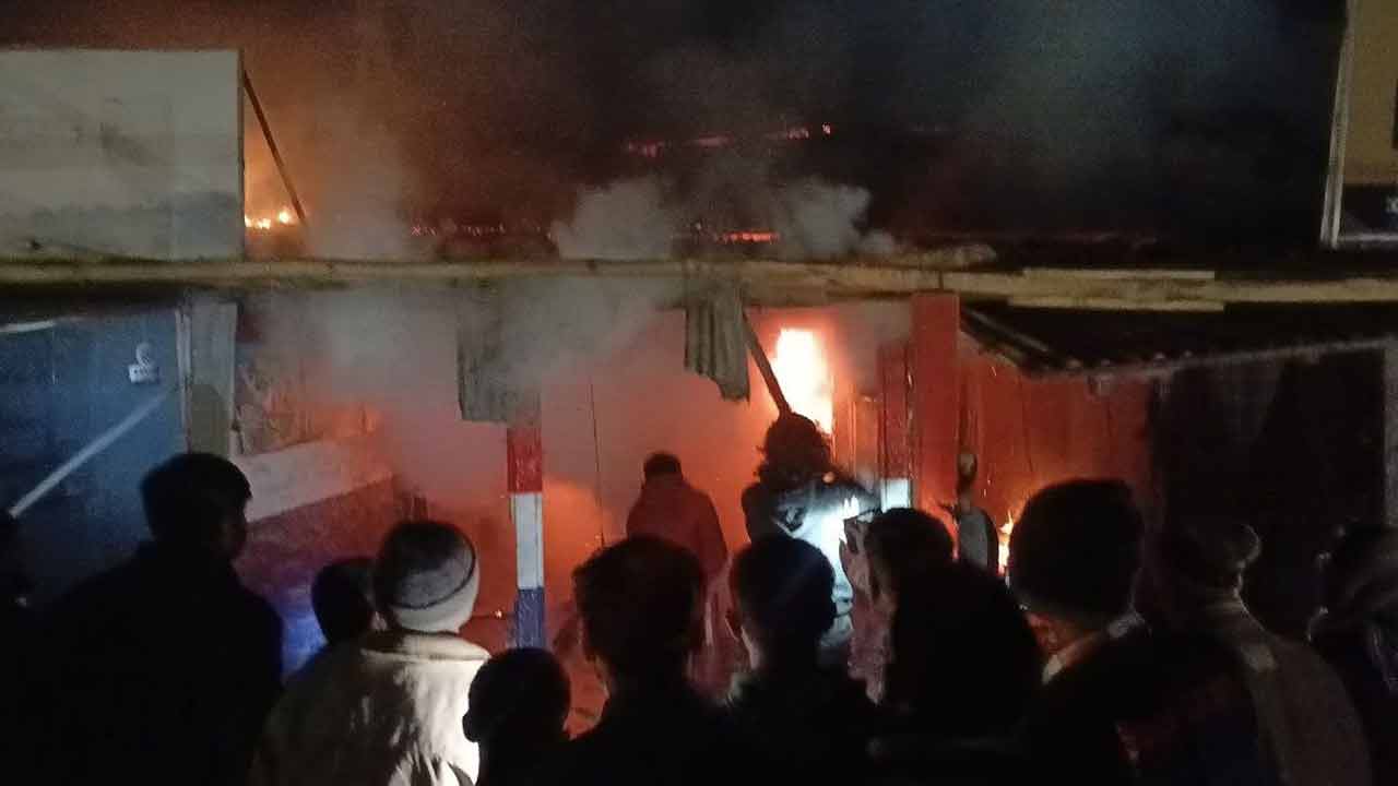 লালমনিরহাটে ভয়াবহ অগ্নিকাণ্ড