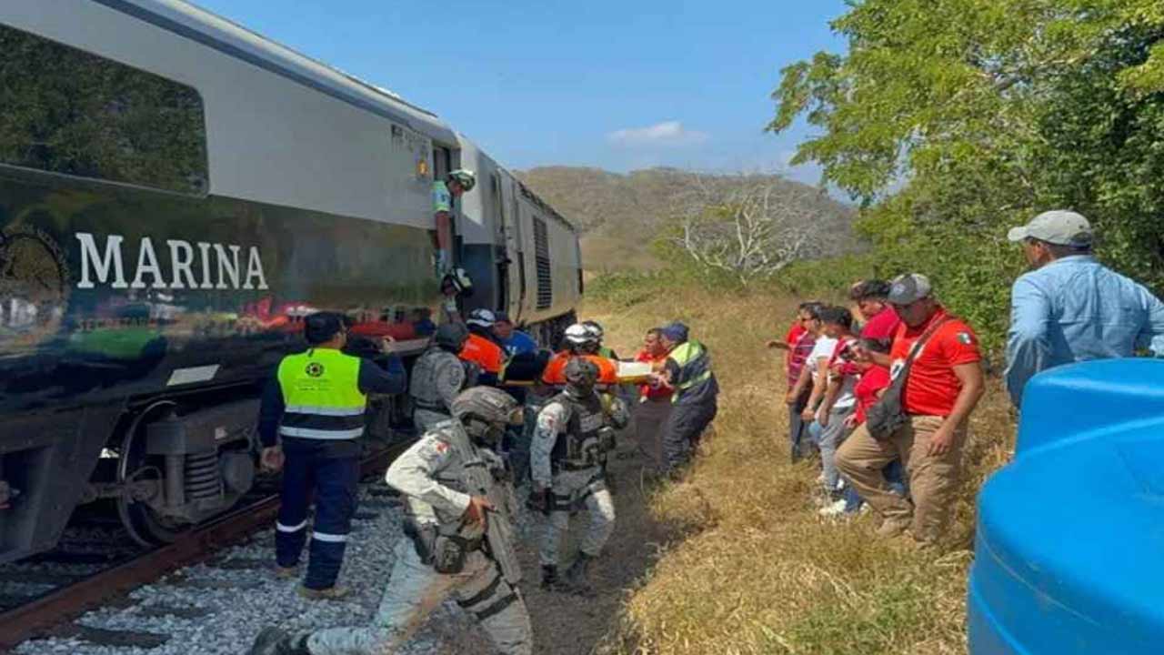 মেক্সিকোর ওয়াক্সাকায় ট্রেন দুর্ঘটনা, নিহত ১৩