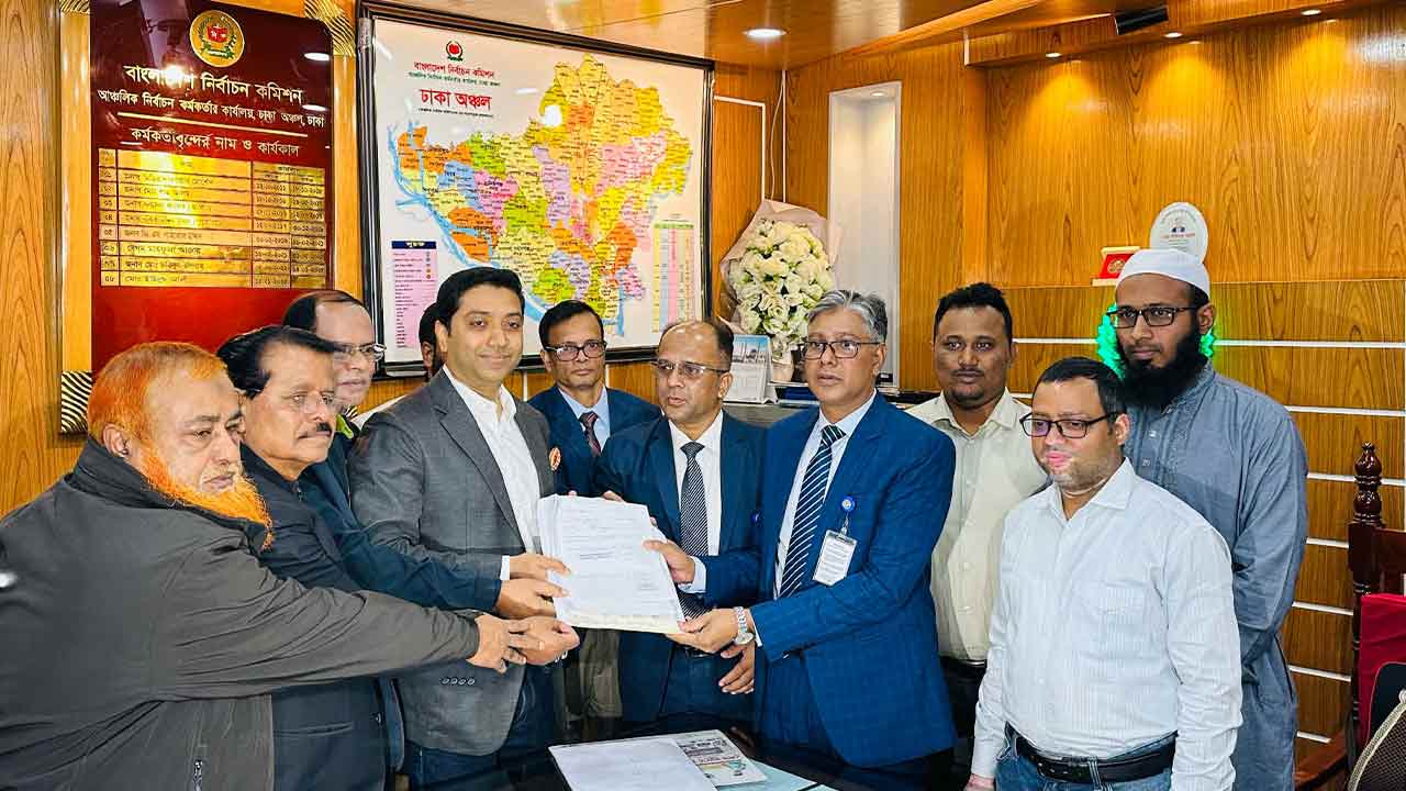 ঢাকা&ndash;১৩ আসনে ধানের শীষ প্রতীকে মনোনয়নপত্র দাখিল করলেন ববি হাজ্জাজ