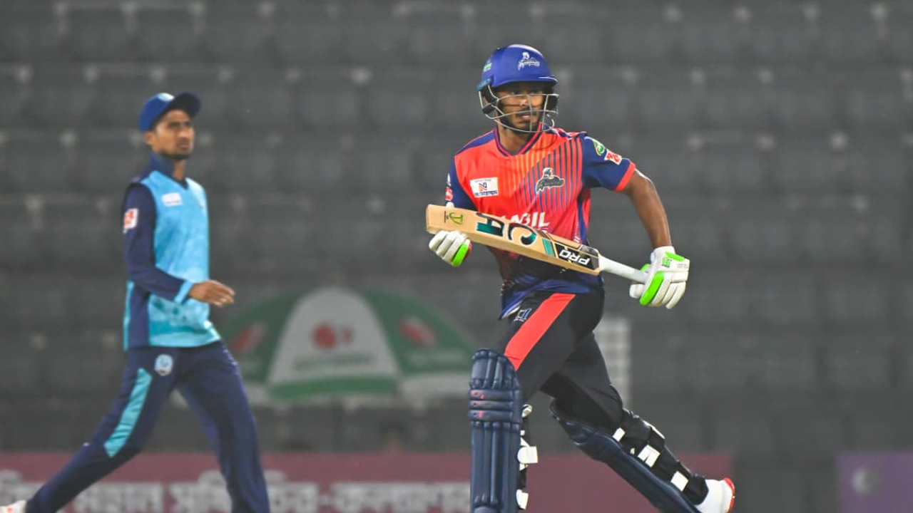 জয়ের মুখ দেখল না নোয়াখালী এক্সপ্রেস, হ্যাটট্রিক হার