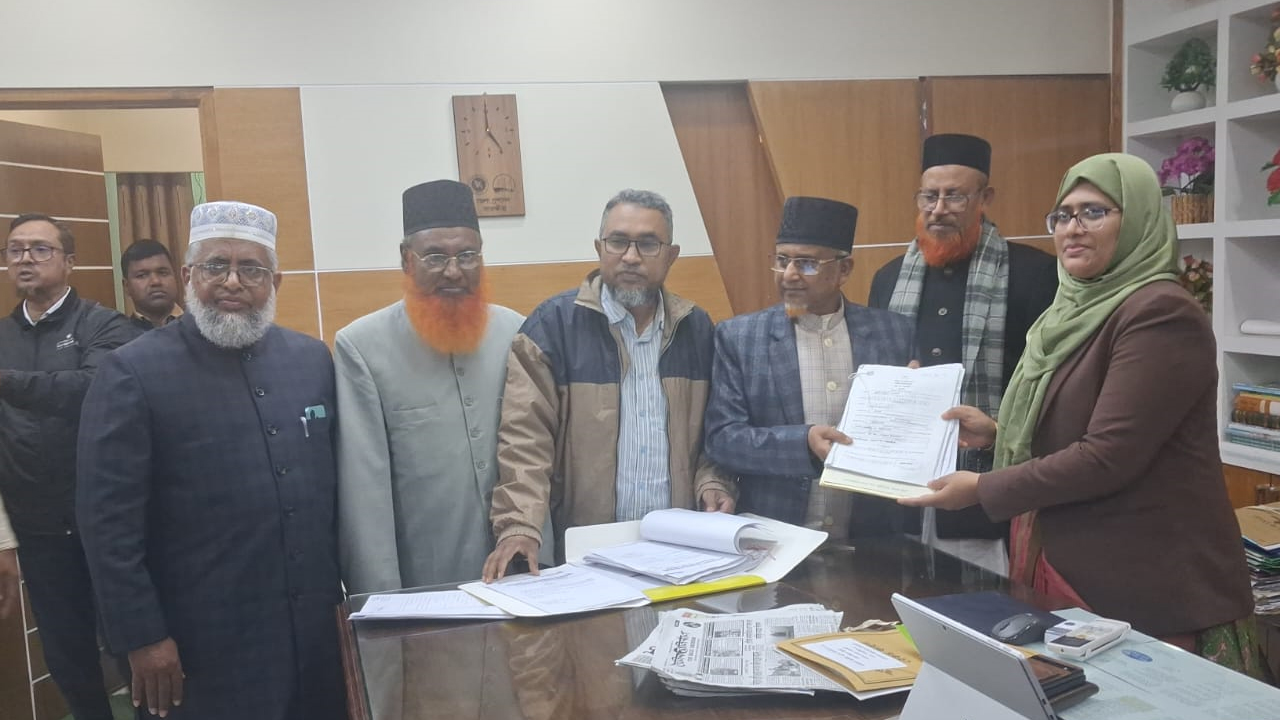 সাতক্ষীরায় বিএনপির ২ বিদ্রোহী প্রার্থীসহ ২৯ জনের মনোনয়নপত্র দাখিল