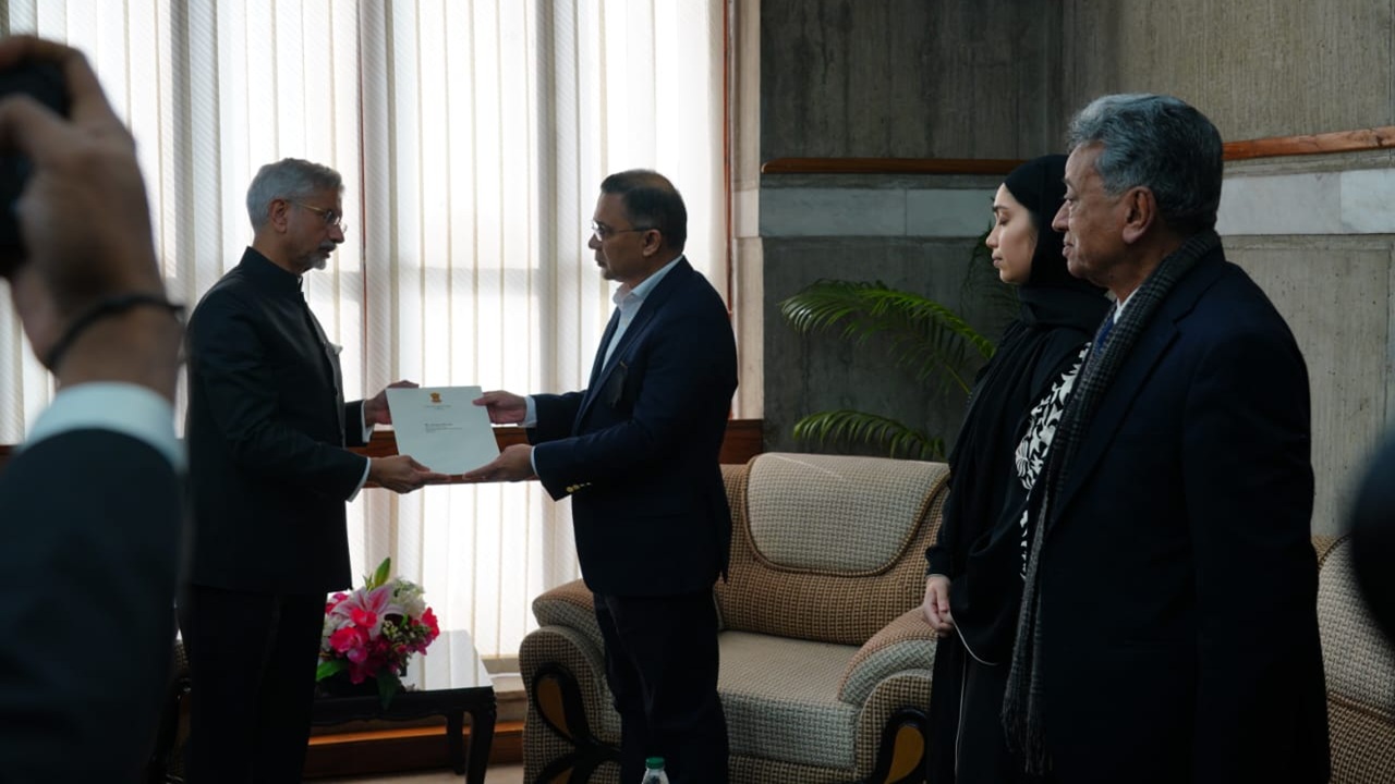 তারেক রহমানের কাছে ভারতের শোকবার্তা হস্তান্তর করলেন জয়শঙ্কর