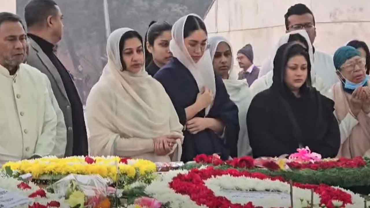 দাদির কবর জিয়ারত করলেন জাইমা রহমান