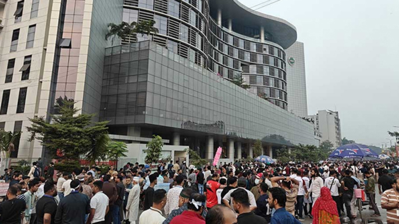 বিটিআরসি কার্যালয়ে হামলা-ভাঙচুরের ঘটনায় গ্রেপ্তার ৪৫