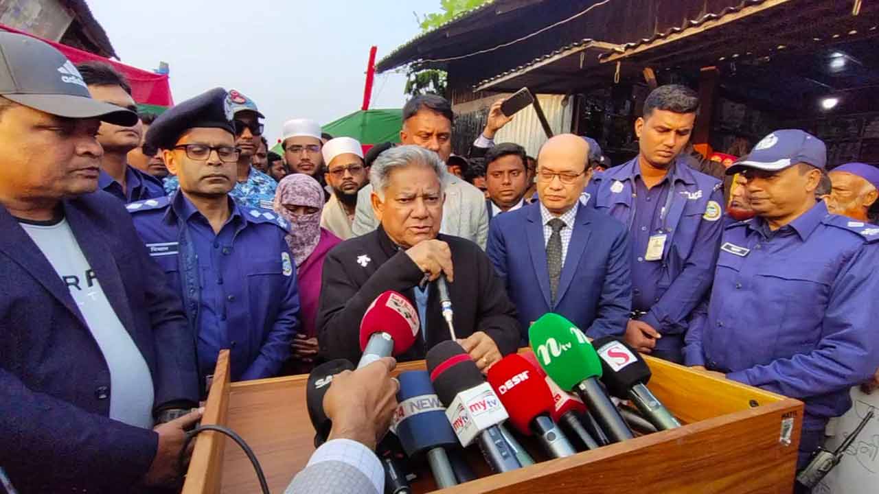 হাদি হত্যার সঙ্গে জড়িত সবাইকে দ্রুত বিচারের আওতায় আনা হবে: এম সাখাওয়াত হোসেন