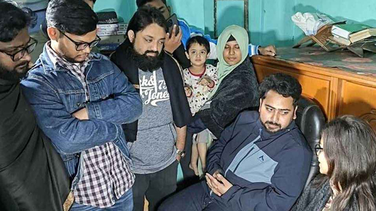 সুরভীর মামলাটি উদ্দেশ্যপ্রণোদিত ও চরিত্র হননের চেষ্টা: নাহিদ ইসলাম