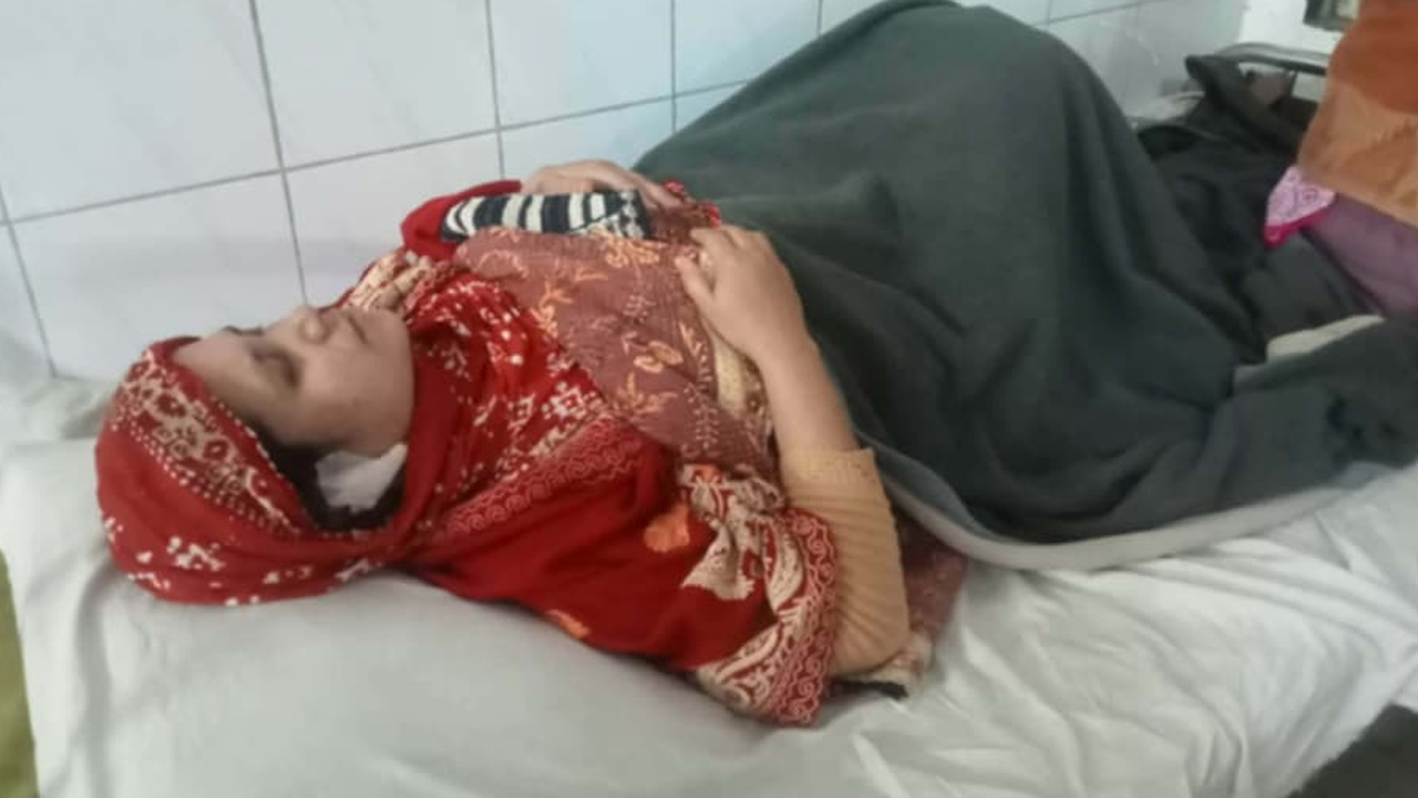 শিক্ষিকাকে গলাকেটে হত্যাচেষ্টা, সাবেক স্বামী গ্রেপ্তার