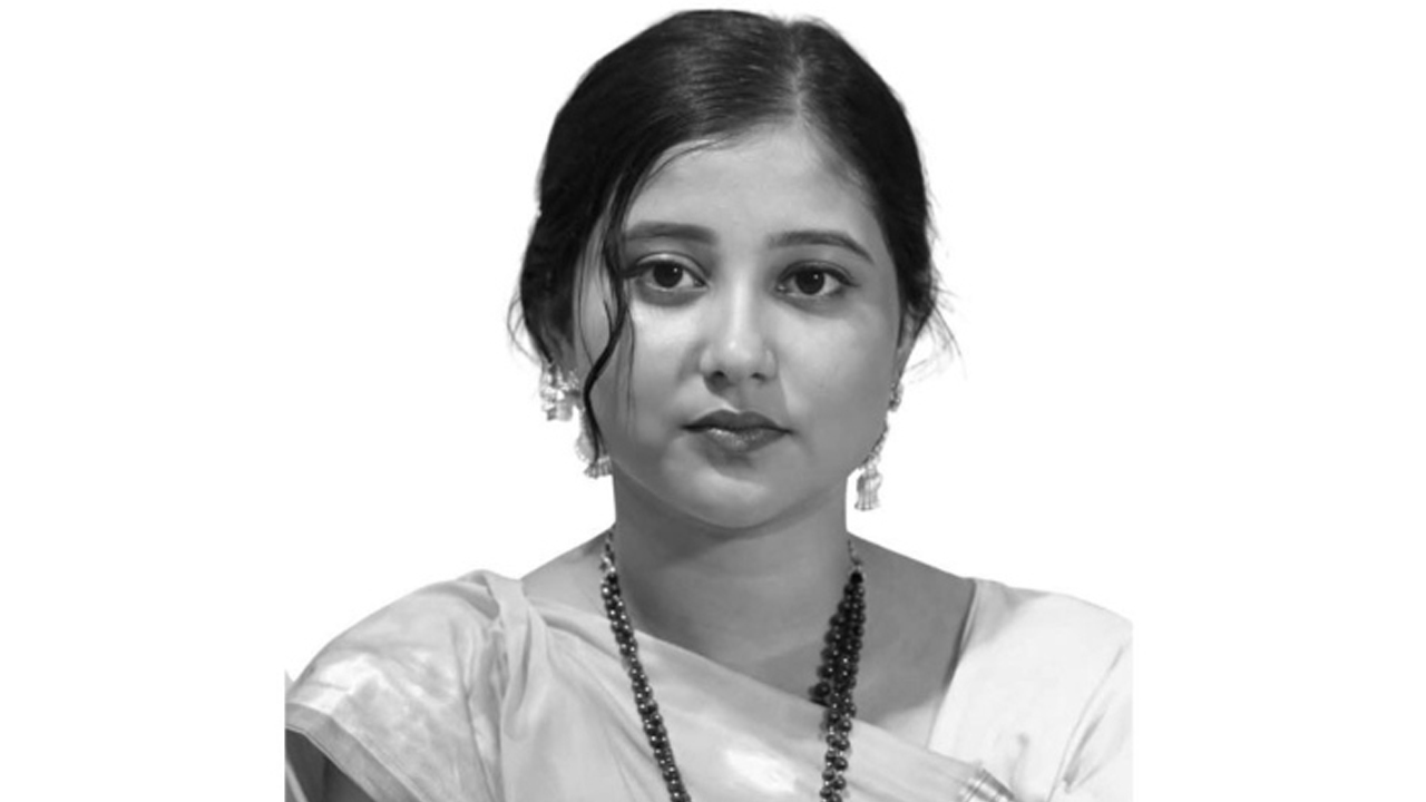 রাস্তা পারাপারের সময় বাসচাপায় প্রাণ গেল কলেজছাত্রীর