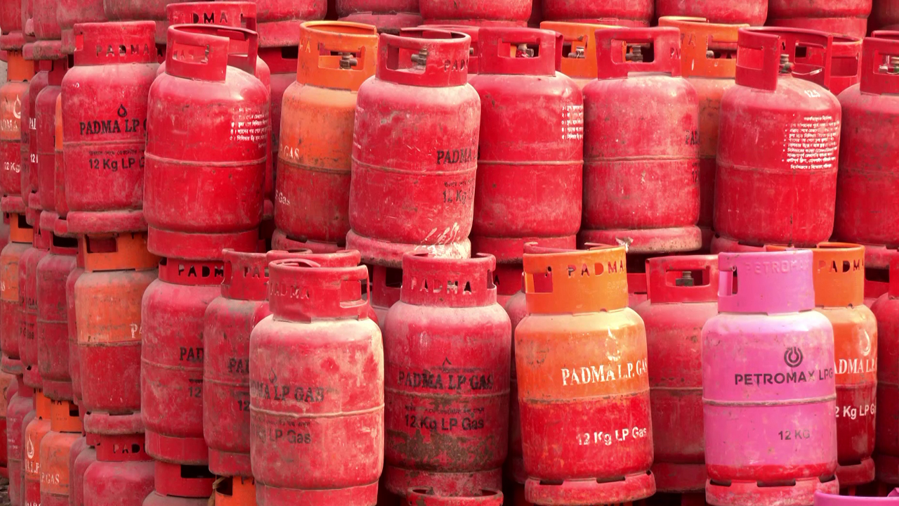 গ্যাস সিলিন্ডার বিক্রি বন্ধ, বাসাবাড়িতে দুর্ভোগ চরমে