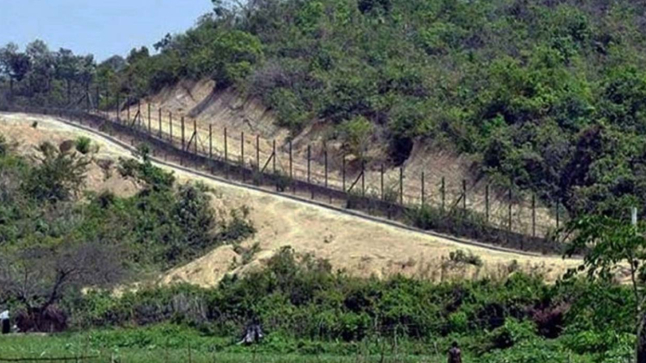 সীমান্তে গোলাগুলির ঘটনায় মিয়ানমারের রাষ্ট্রদূতকে তলব