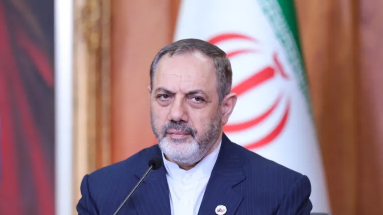 শেষ রক্তবিন্দু পর্যন্ত লড়াইয়ের হুঁশিয়ারি ইরানের প্রতিরক্ষামন্ত্রীর