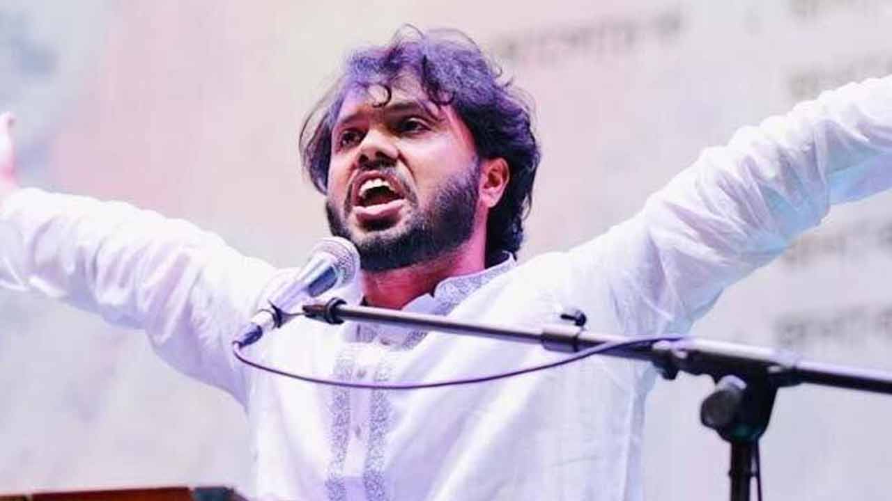 শহীদ ওসমান হাদিকে নিয়ে স্ত্রীর ফেসবুক পোস্ট