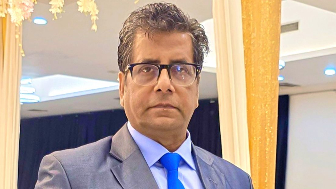 আনিস আলমগীরের বিরুদ্ধে দুদকের মামলা