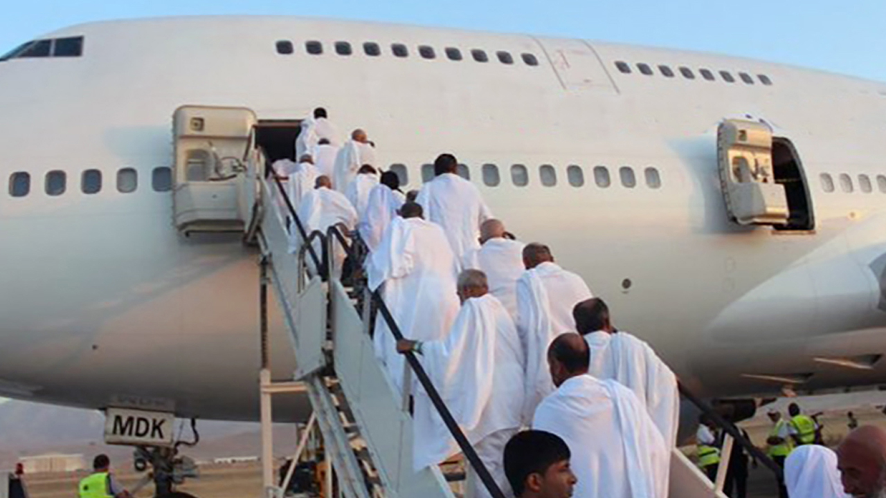 হজযাত্রীদের বিমানের টিকিট কেনায় অনিশ্চয়তা