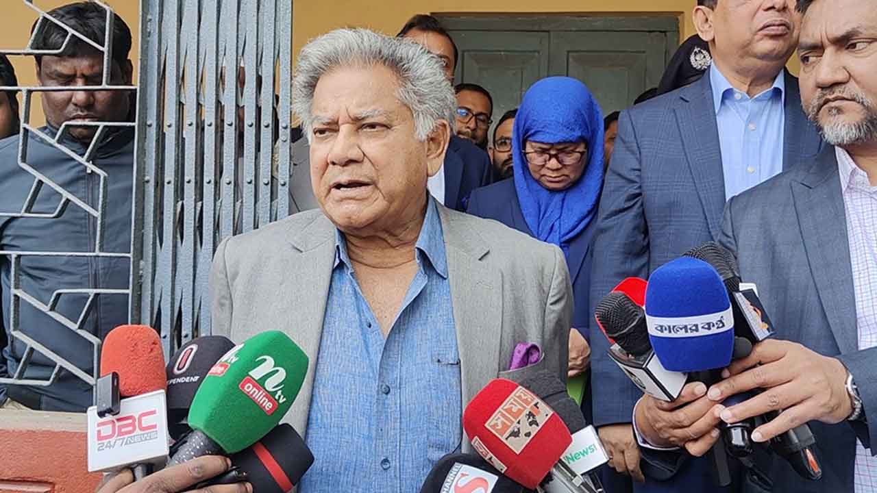 গণভোটে হ্যাঁ ভোট দেওয়ার আহ্বান উপদেষ্টা সাখাওয়াতের