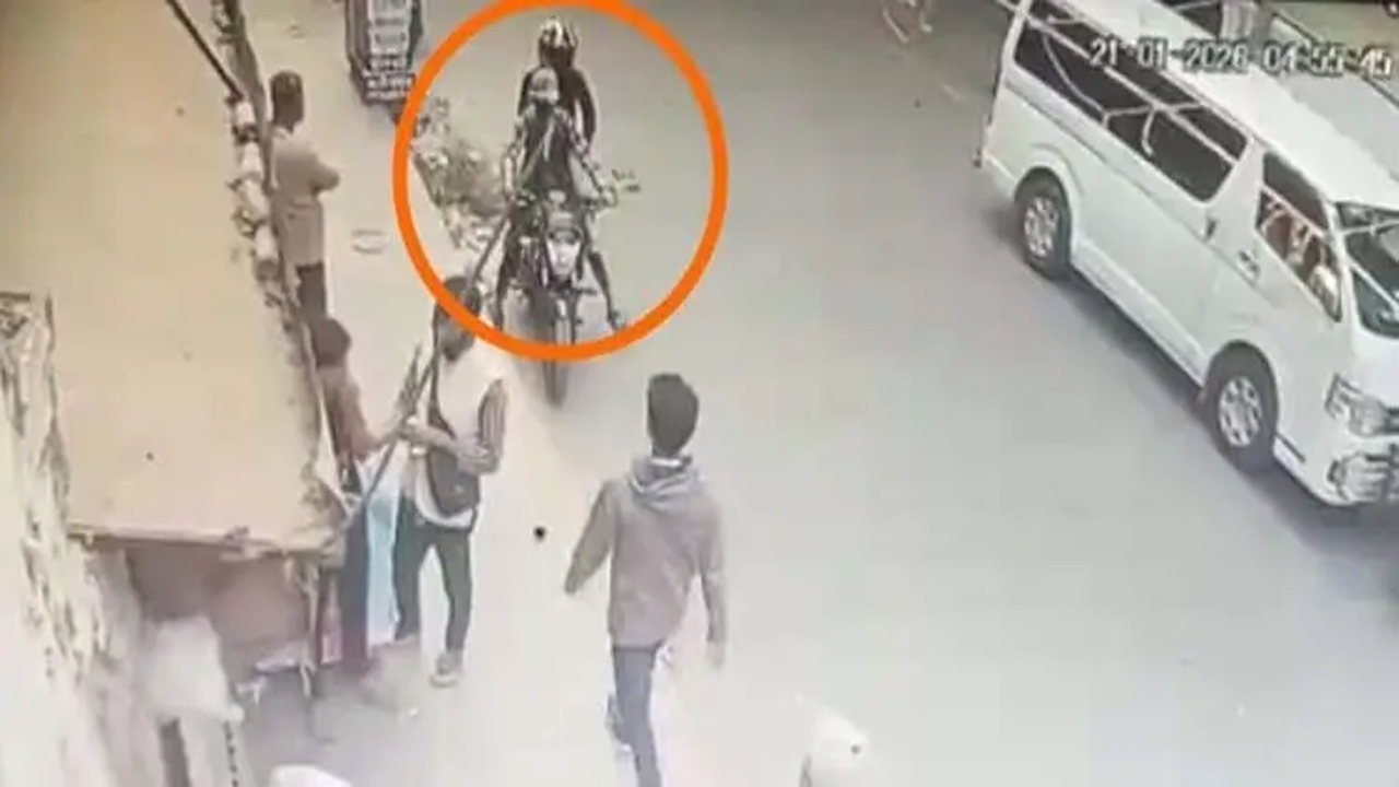 ধানমন্ডিতে স্ট্যান্ডার্ড ব্যাংকের পরিচালকের বাসায় গুলি