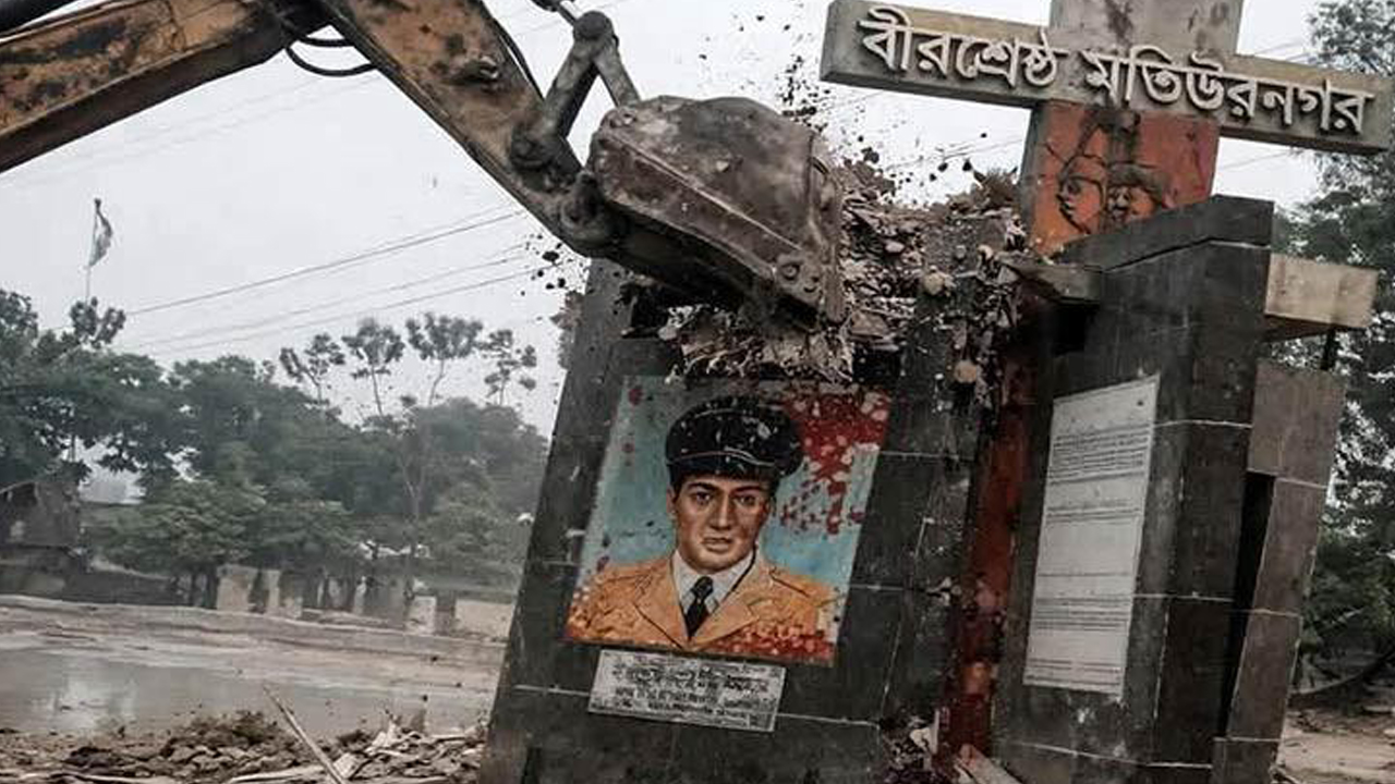 বীরশ্রেষ্ঠ মতিউর রহমানের স্মৃতিফলক ভাঙা নিয়ে যা জানাল প্রশাসন