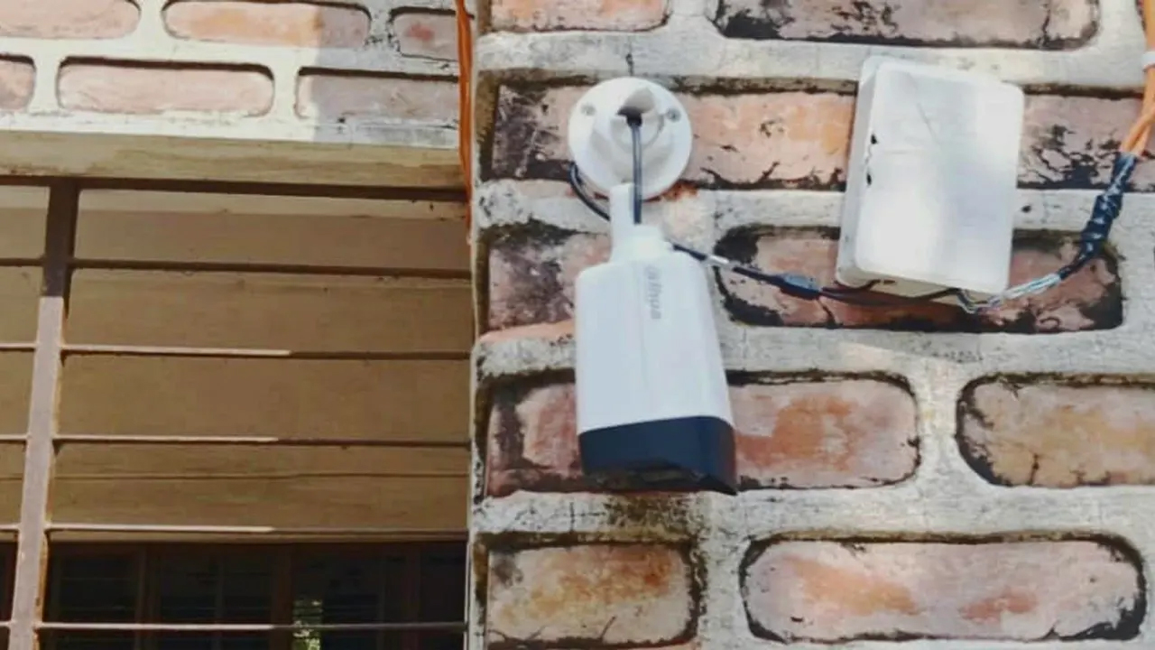 দিনে ভোটকেন্দ্রে ক্যামেরা স্থাপন, রাতেই ভাঙচুর