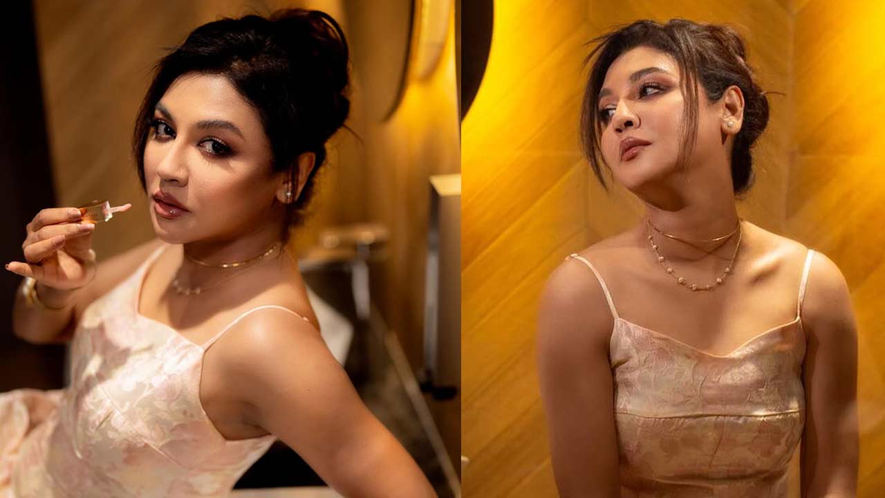 আবারও নজর কাড়লেন জয়া আহসান