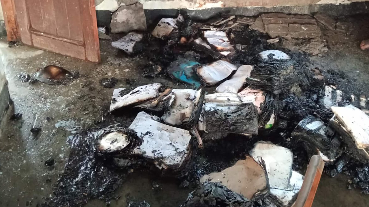 ময়মনসিংহে গ্রামীণ ব্যাংক কার্যালয়ে অগ্নিকাণ্ড