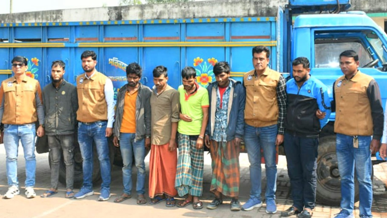 চালক ও হেলপারের হাত-পা বেঁধে ধানবোঝাই ট্রাক ডাকাতি, গ্রেপ্তার ৬