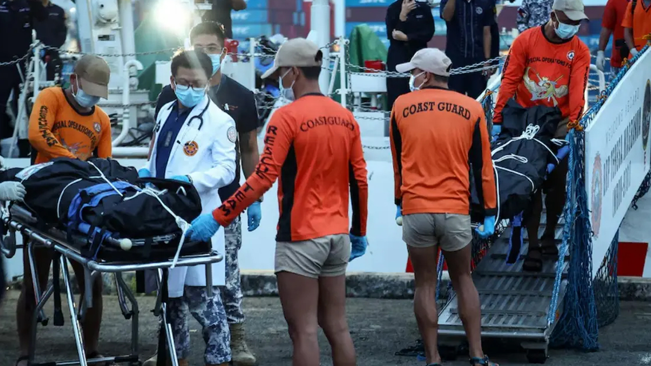 ফিলিপাইনে ৩৪৯ জনসহ তলিয়ে গেল জাহাজ, নিহত ১৫