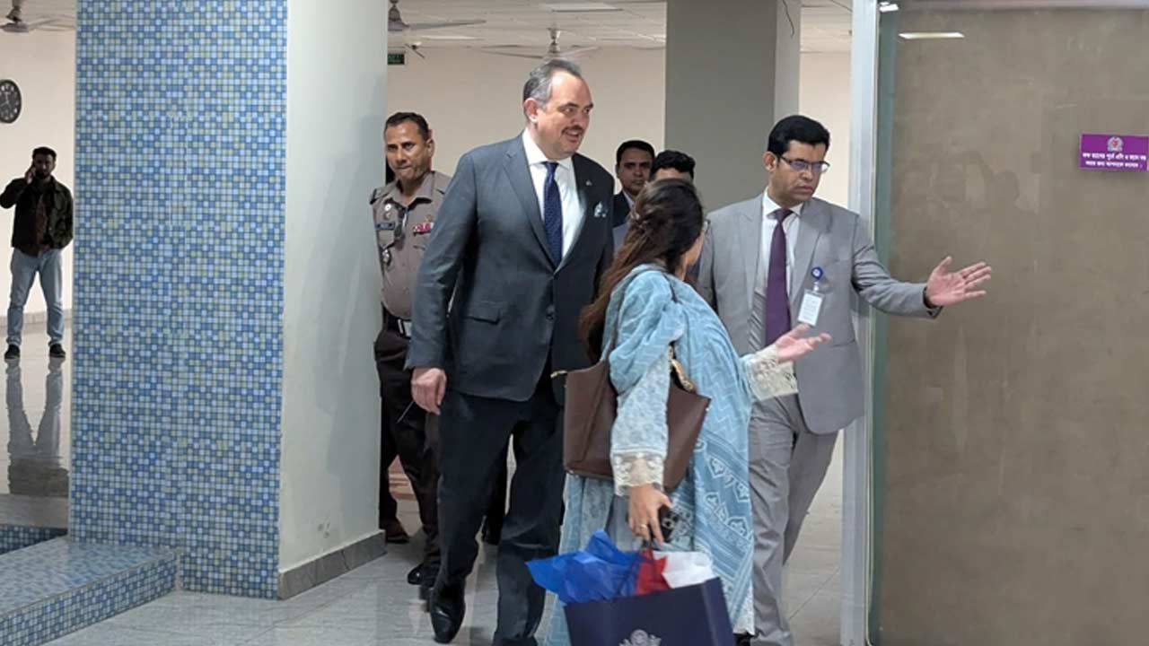 বাংলাদেশের নির্বাচনে যুক্তরাষ্ট্র কোনো পক্ষ নেবে না : মার্কিন রাষ্ট্রদূত