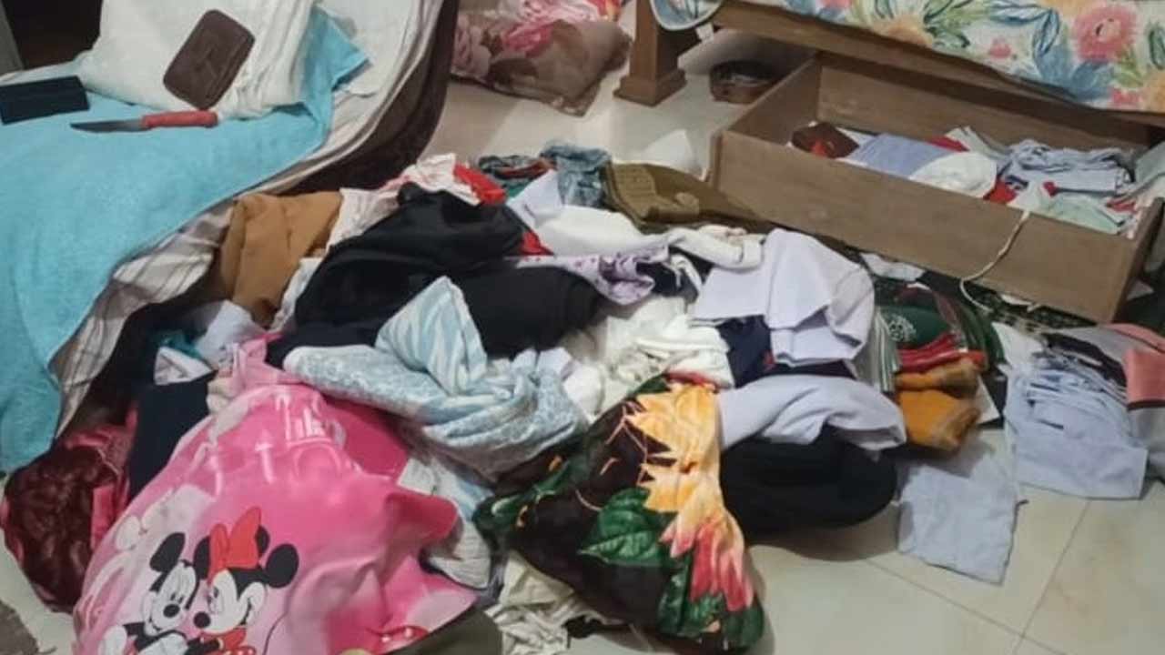 সাভারে পীরের বাড়িতে চুরি