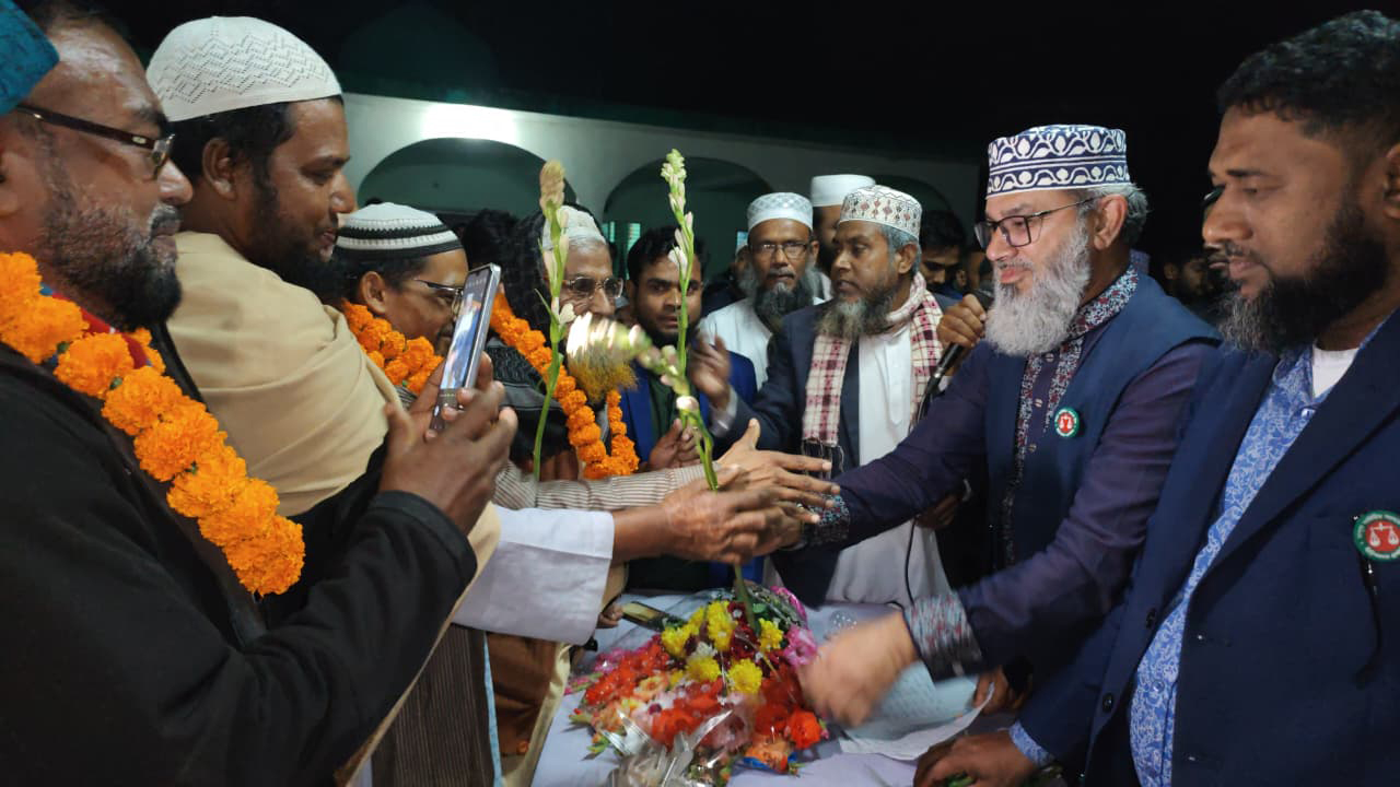 ইন্দুরকানীতে বিএনপির দুই শতাধিক নেতাকর্মীর জামায়াতে যোগদান&nbsp;
