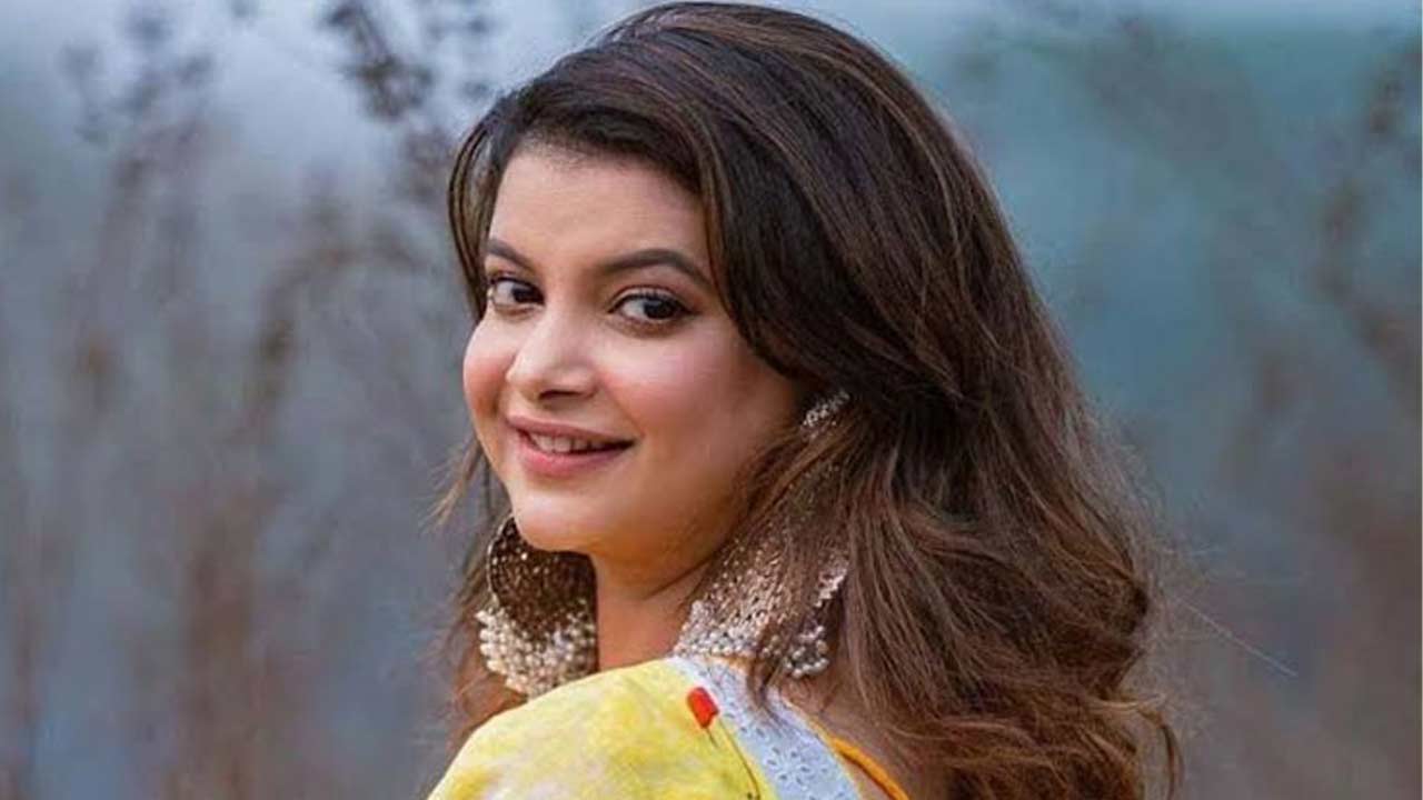 যে কারণে নিজেকে বদলে ফেললেন শবনম ফারিয়া