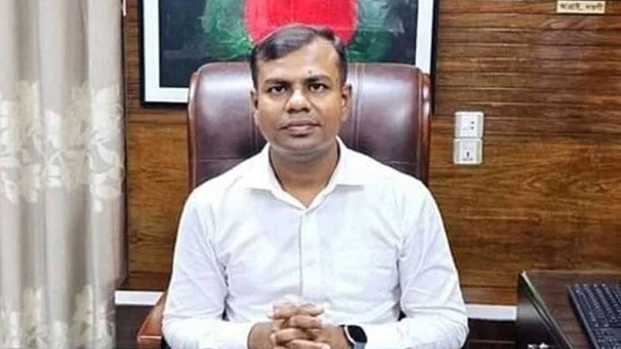 সেই সিনিয়র সহকারী সচিব সাময়িক বরখাস্ত