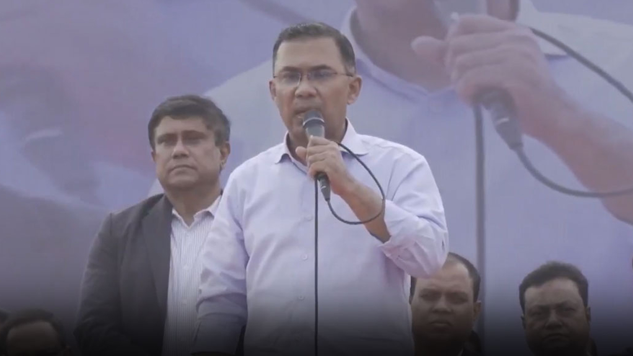 একটি রাজনৈতিক দল নারীদের ঘরে আটকে রাখতে চায়